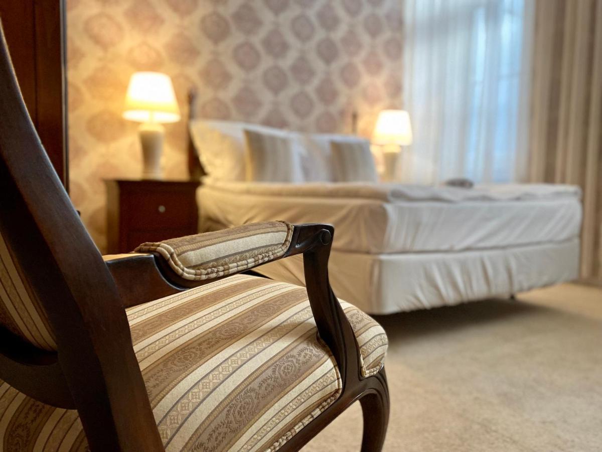 Opera16 Guestrooms Budapest Bagian luar foto