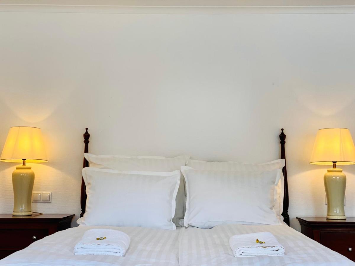 Opera16 Guestrooms Budapest Bagian luar foto