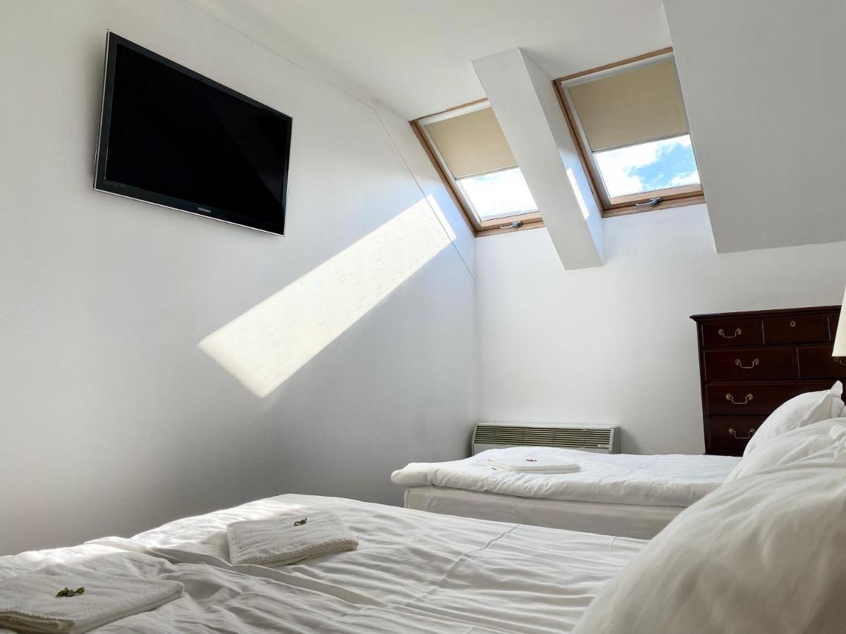 Opera16 Guestrooms Budapest Bagian luar foto