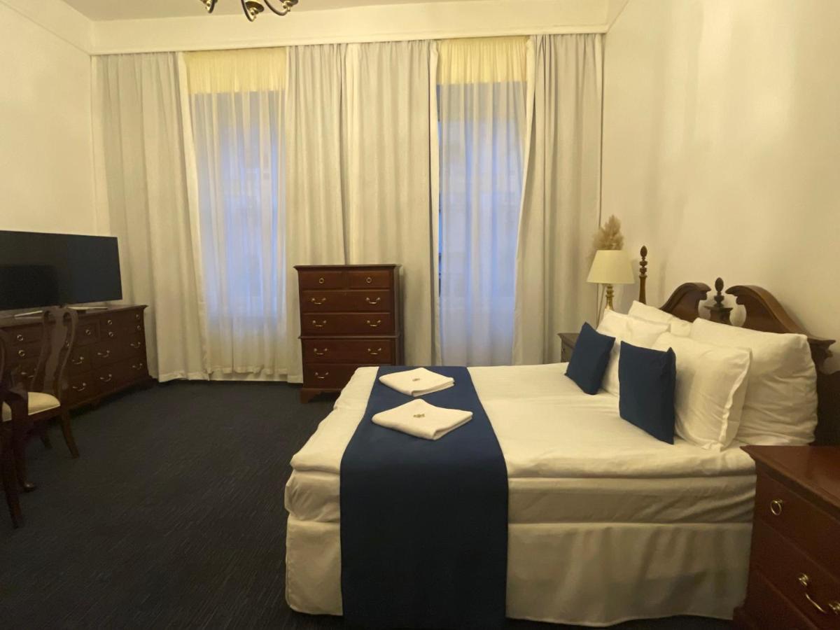 Opera16 Guestrooms Budapest Bagian luar foto