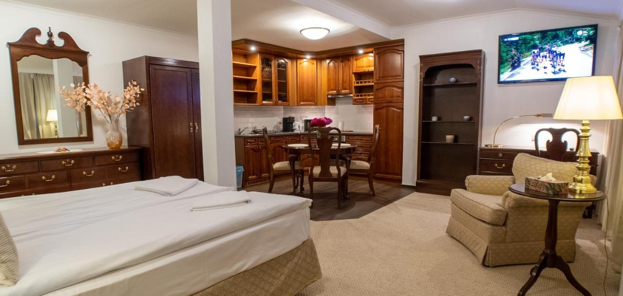 Opera16 Guestrooms Budapest Bagian luar foto