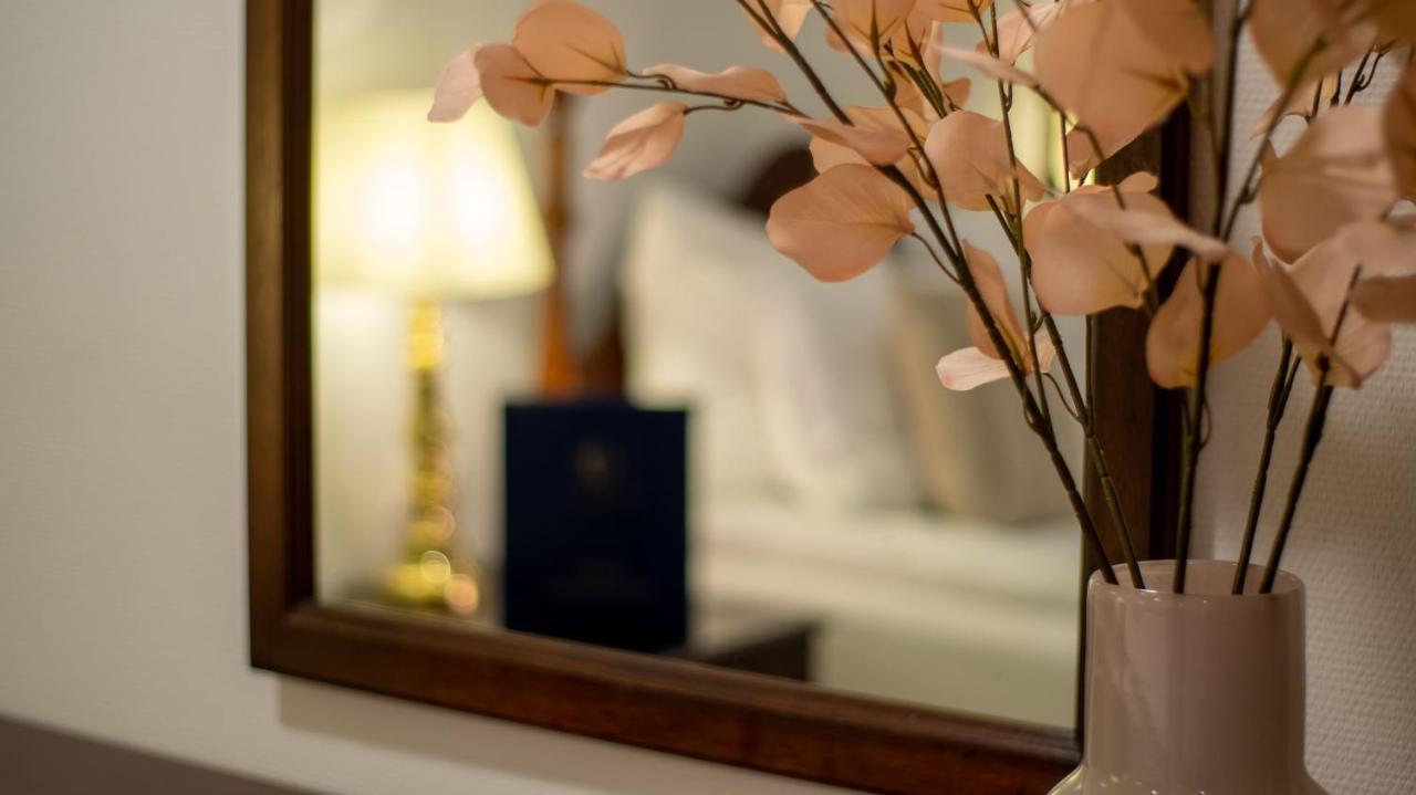 Opera16 Guestrooms Budapest Bagian luar foto